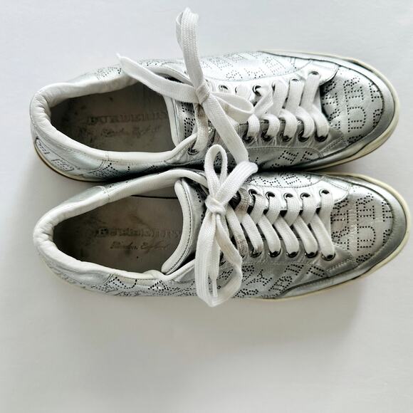 Burberry Silver Sneaker Size 40 Fashion Trainer Perforated Logo Rubber Soles - Picture 2 of 11